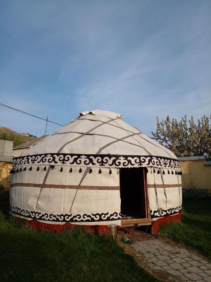 Ethno Boutique Hotel Osh Exterior photo