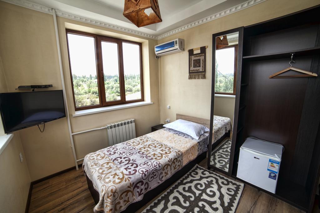 Ethno Boutique Hotel Osh Room photo