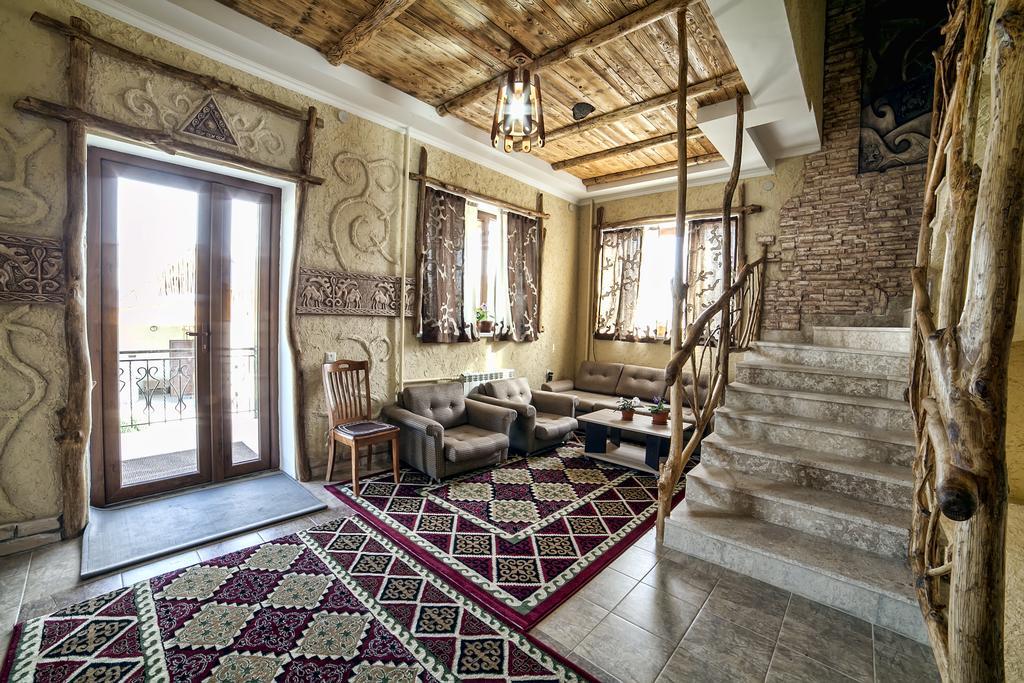 Ethno Boutique Hotel Osh Exterior photo