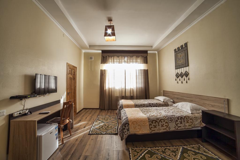 Ethno Boutique Hotel Osh Room photo